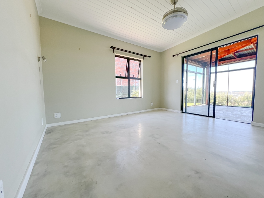 To Let 2 Bedroom Property for Rent in Robberg Ridge Western Cape